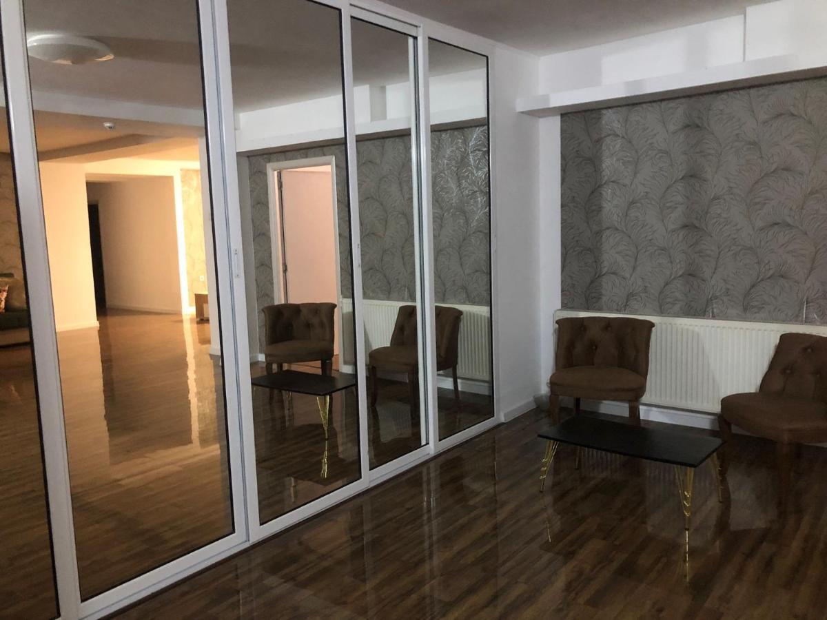 Hotel Aqua Palace Petroşani Εξωτερικό φωτογραφία
