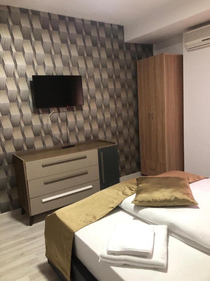 Hotel Aqua Palace Petroşani Εξωτερικό φωτογραφία